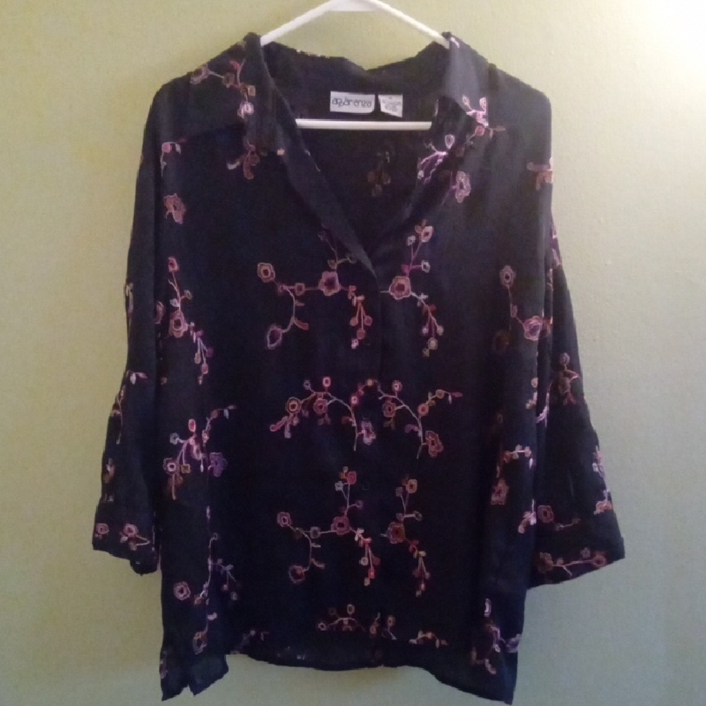 Womans XL Apparenza Floral Bell Sleeve Blouse in Purple and Black Flowy Light